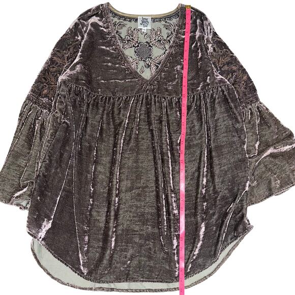 NWT Ivy Jane Embroidered Crushed Velvet Bell Sleeve Babydoll Top Size Small - Picture 9 of 10